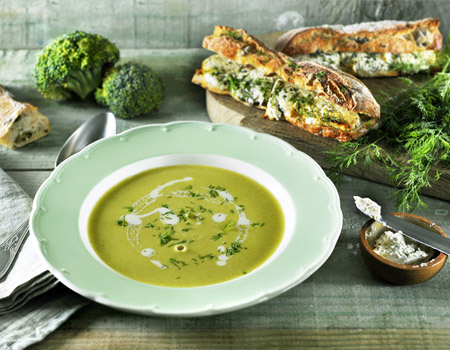 Brocollisoep met kruidenroomkaas en dille
