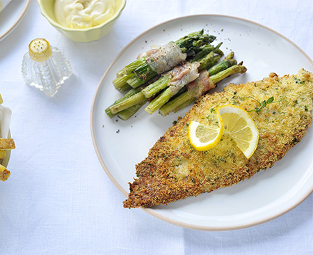 Tongfilet met friet en asperges